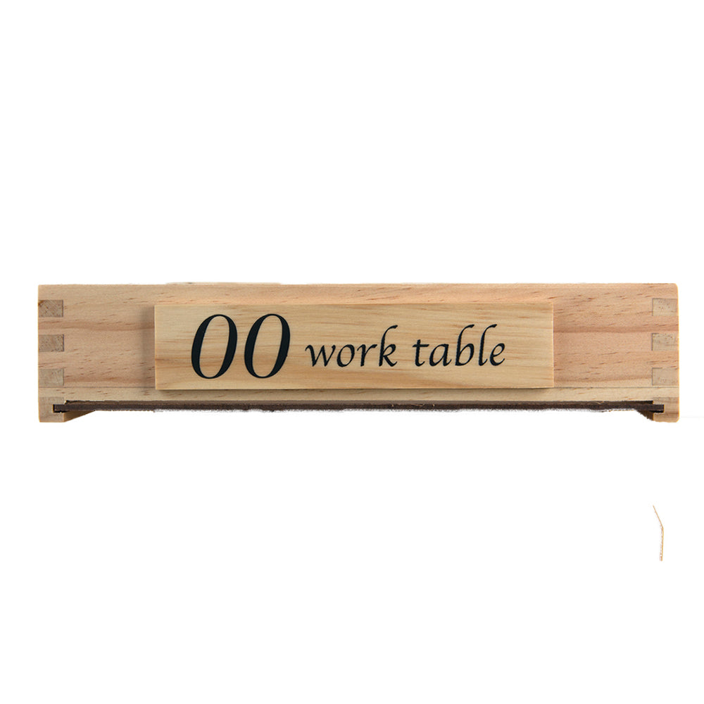 00 mesa de trabajo pequeña (48 x 30 x 7 cm)